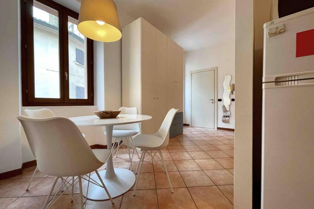 Unconventional Apartment: Centro Storico Con Bici Mantova Exterior photo